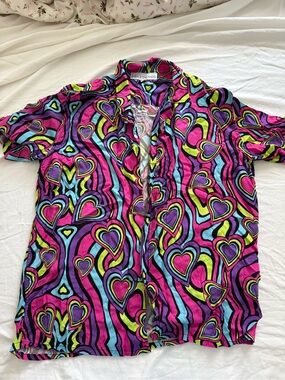iHeartRaves hearts button up